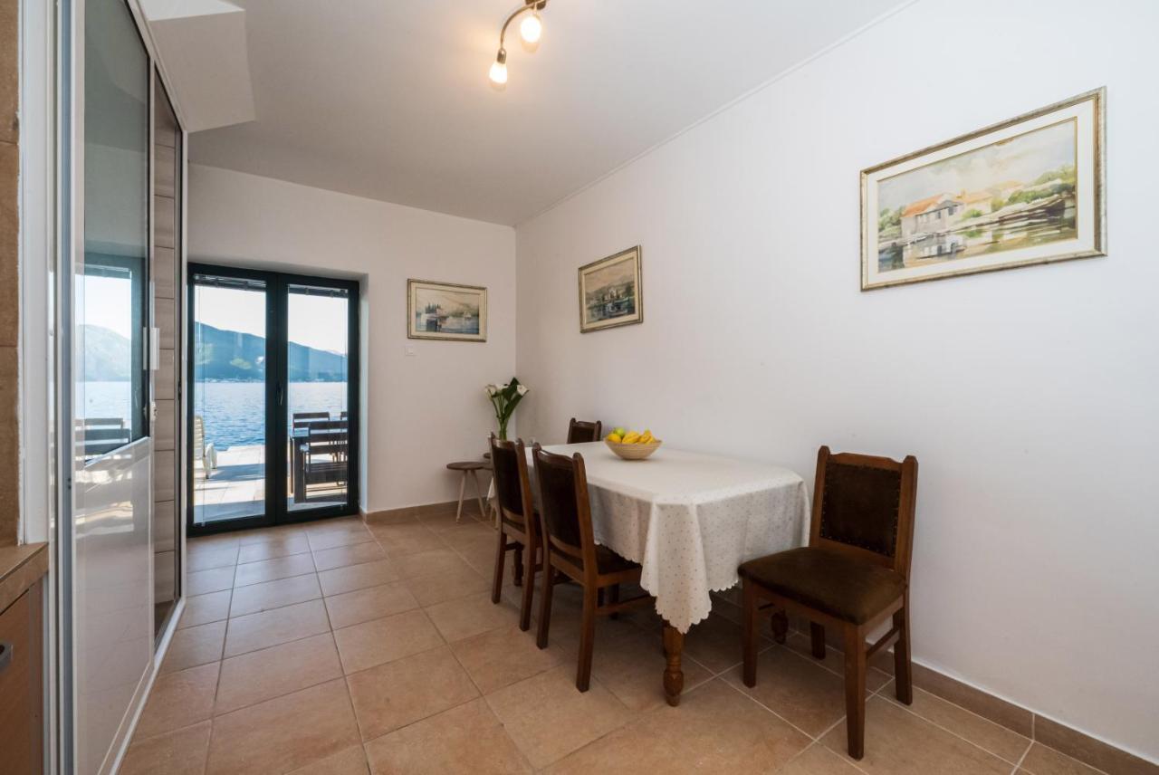 Apartments Ponta Krasici Tivat Exteriör bild